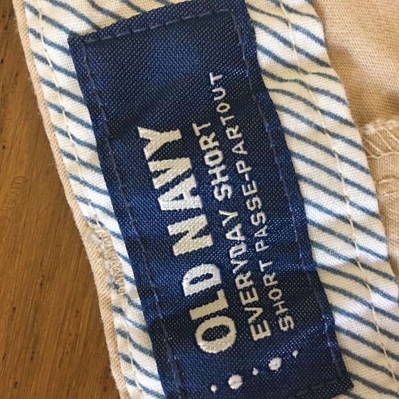 Set of 2 Old Navy Shorts for one price - Picture 3 of 5